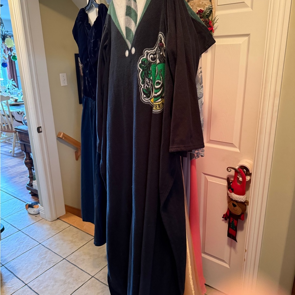 Northwest Black and Green Hogwarts Slytherin Robe
